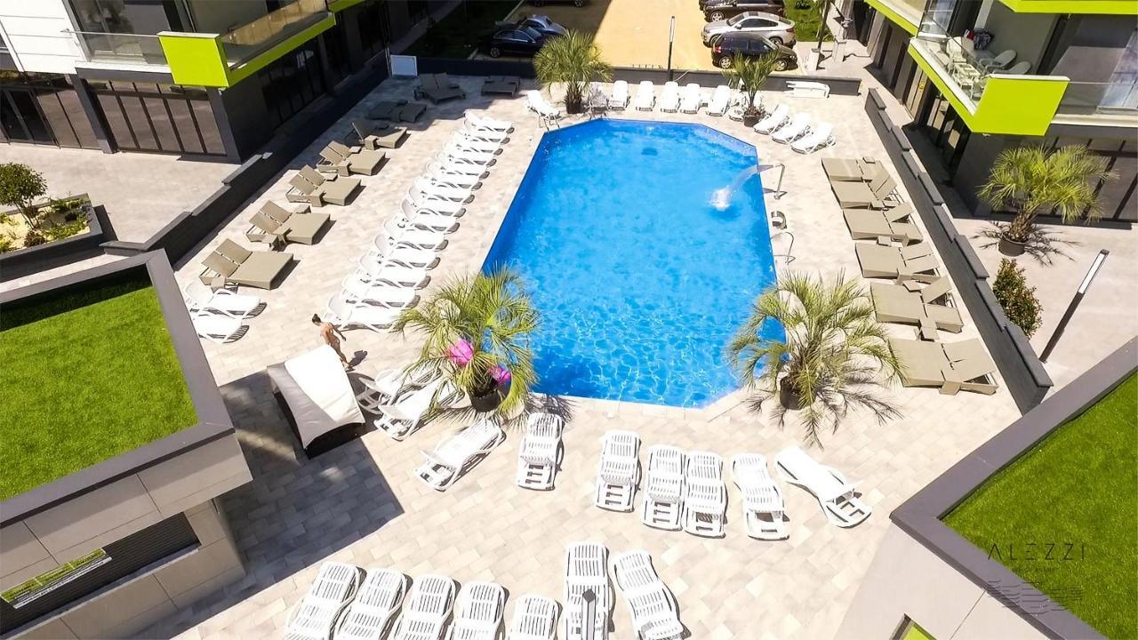 Alezzi Majestic Apartments 97 Navodari Exterior photo
